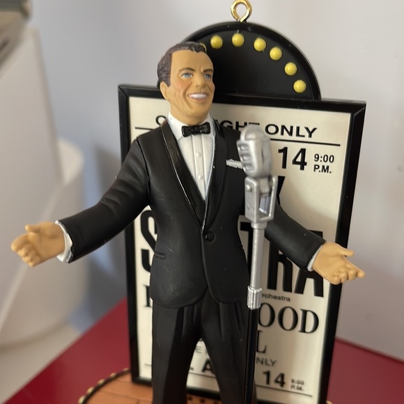 🎶 FRANK SINATRA - Musical Christmas Ornament - 1999 series - Brand new in box - Picture 13 of 15